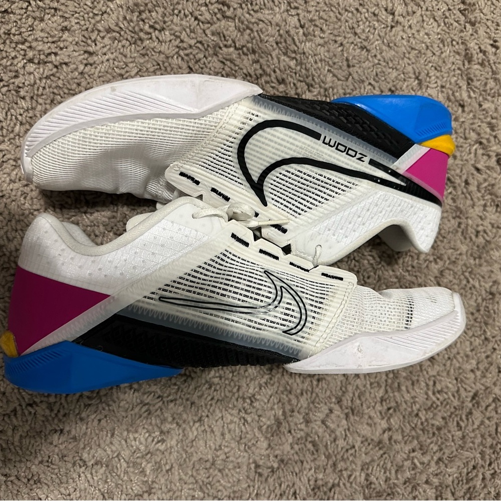 Nike Zoom White with Vibrant Accents Sneakers